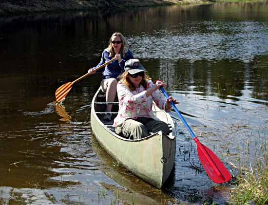 Shaina & Liane Canoeing